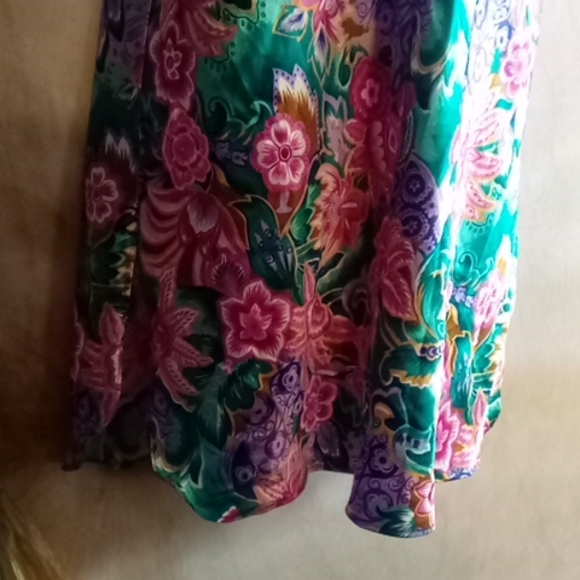 Vintage silky soft robe and floral gown - Picture 6 of 9